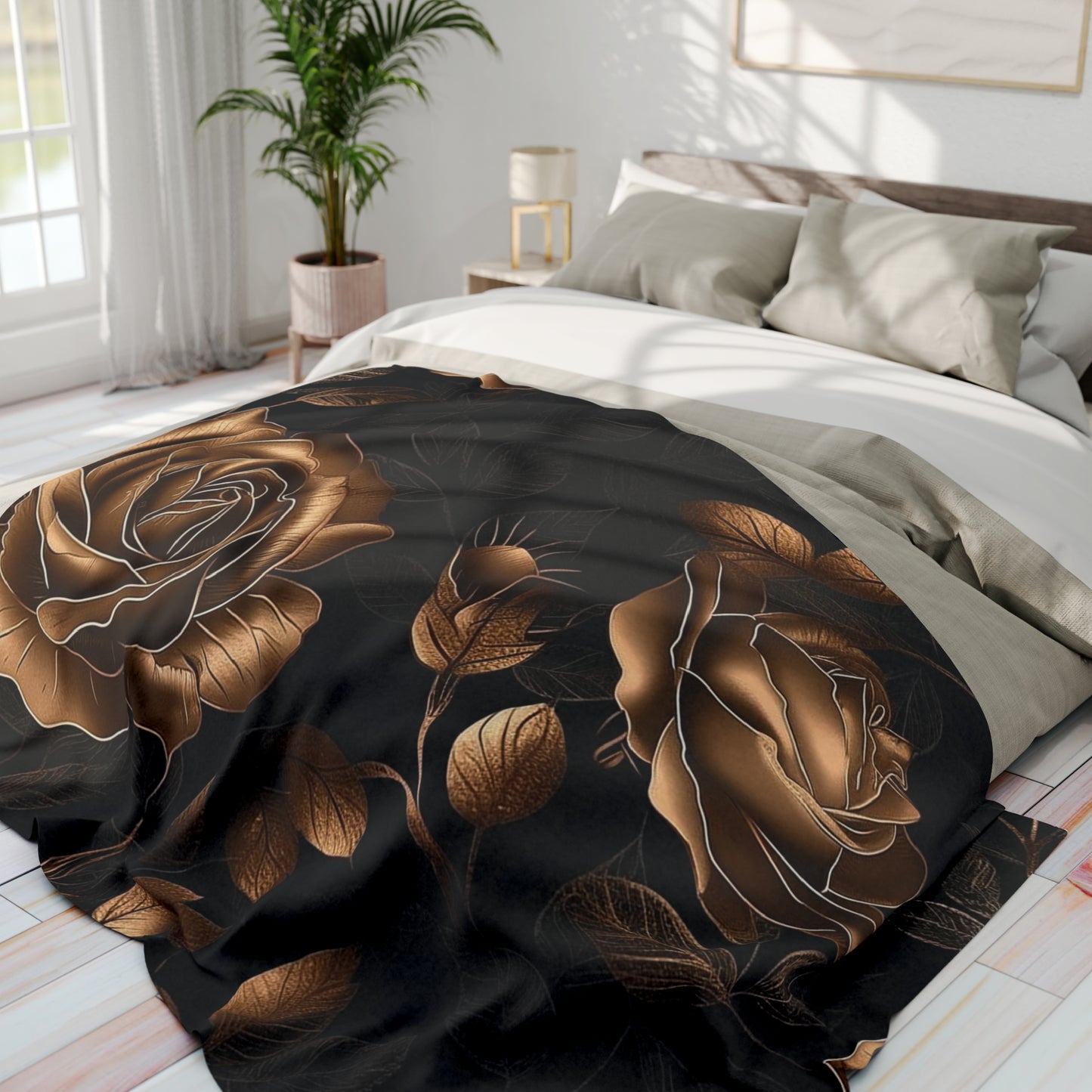 Arctic Fleece Blanket Luxurious Black and Gold Roses